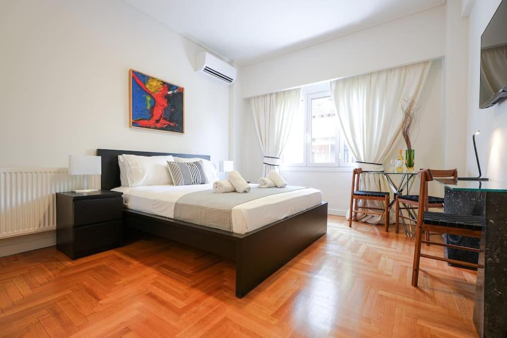 Syntagma Square, 60Sqm Dream Suite Atenas Exterior foto